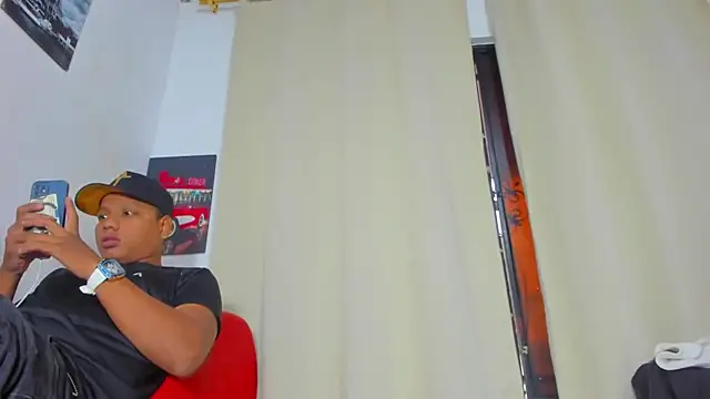 Snapshot of enjoy_hotparty chatting on November 18, 2025, 2:54 pm enjoy hotparty online show from November 18, 2025, 2:54 pm