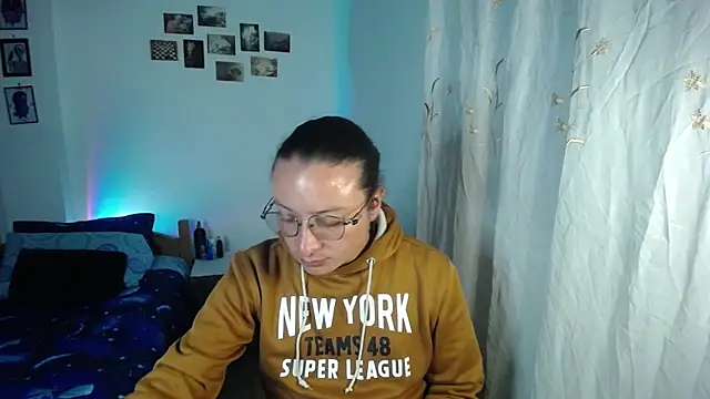 Snapshot of monkeywillwhite chatting on February 9, 2026, 2:59 am monkeywillwhite online show from February 9, 2026, 2:59 am