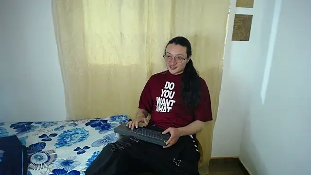 monkeywillwhite online show from May 17, 2026, 5:16 am