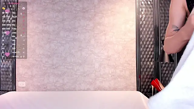 Jiggly   online show from October 17, 2025, 9:50 pm