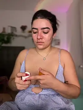 Lia flowers online show from January 11, 2025, 11:24 pm