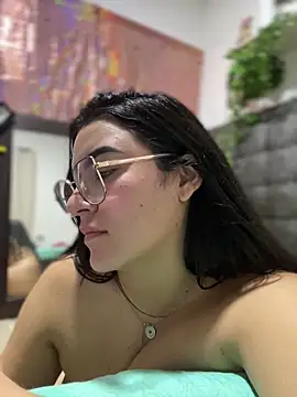 Lia flowers online show from January 12, 2025, 5:34 am