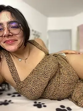 Lia flowers online show from January 17, 2025, 5:11 am