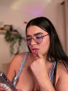 Lia flowers online show from January 20, 2025, 4:54 am