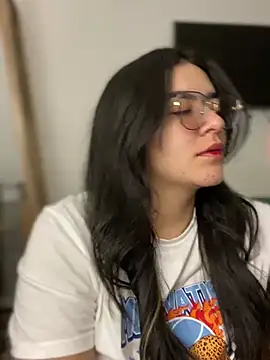 Lia flowers online show from January 21, 2025, 4:32 am