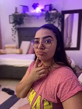 Lia flowers online show from February 10, 2025, 11:34 pm