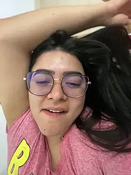 Lia flowers online show from February 13, 2025, 5:01 pm