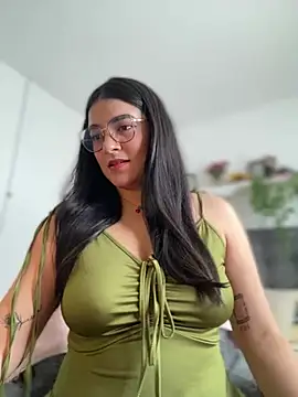 Lia flowers online show from February 23, 2025, 8:33 pm