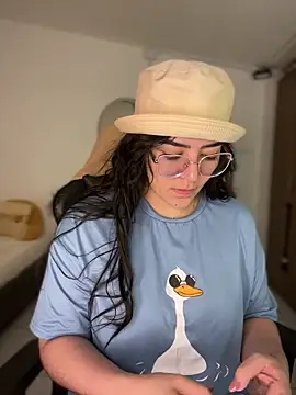 Snapshot of Lia_flowers chatting on February 2, 2026, 11:14 pm Lia flowers online show from February 2, 2026, 11:14 pm