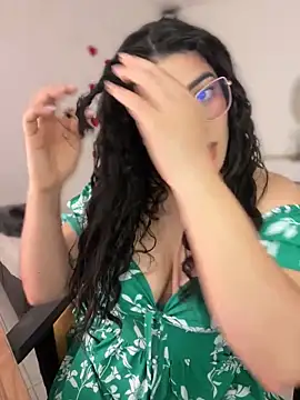 Snapshot of Lia_flowers chatting on February 13, 2026, 11:12 pm Lia flowers online show from February 13, 2026, 11:12 pm