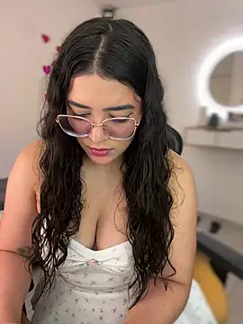 Snapshot of Lia_flowers chatting on February 14, 2026, 11:12 pm Lia flowers online show from February 14, 2026, 11:12 pm