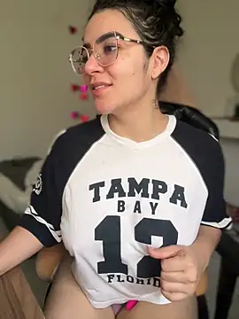 Snapshot of Lia_flowers chatting on February 15, 2026, 7:54 pm Lia flowers online show from February 15, 2026, 7:54 pm