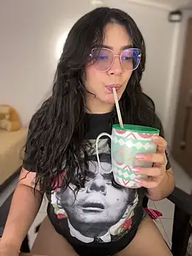 Snapshot of Lia_flowers chatting on February 26, 2026, 10:42 pm Lia flowers online show from February 26, 2026, 10:42 pm