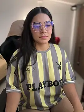 Snapshot of Lia_flowers chatting on March 1, 2026, 9:06 pm Lia flowers online show from March 1, 2026, 9:06 pm