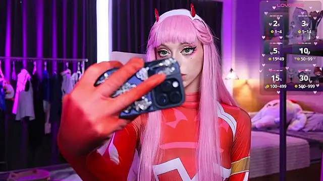 Snapshot of HolliWould_ chatting on February 20, 2026, 9:21 am HolliWould online show from February 20, 2026, 9:21 am