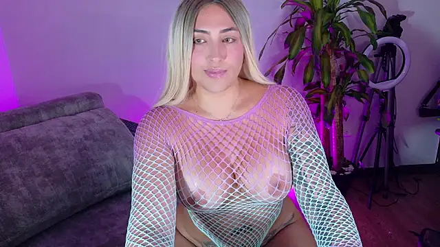 Snapshot of a_belladanger chatting on February 2, 2026, 1:37 am a belladanger online show from February 2, 2026, 1:37 am