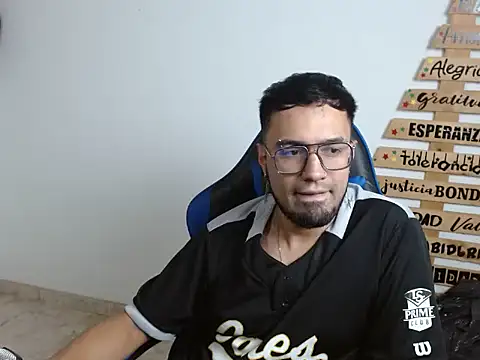 Snapshot of Andrew_slick chatting on March 13, 2026, 5:36 am Andrew slick online show from March 13, 2026, 5:36 am