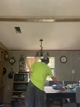 Snapshot of hottestcouplevaa chatting on February 27, 2026, 1:00 pm hottestcouplevaa online show from February 27, 2026, 1:00 pm