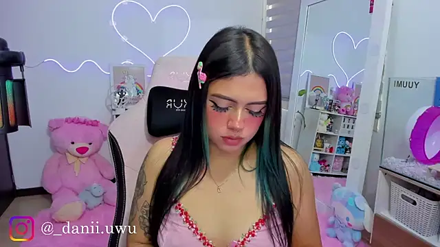 Snapshot of CuteDani_ chatting on March 10, 2026, 2:55 pm CuteDani online show from March 10, 2026, 2:55 pm