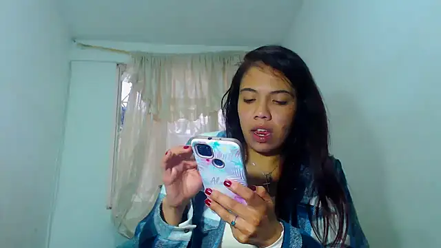 Snapshot of AmaraRoberts420 chatting on January 6, 2025, 9:22 pm AmaraRoberts420 online show from January 6, 2025, 9:22 pm