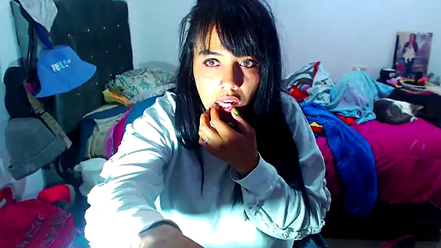 Snapshot of AmaraRoberts420 chatting on September 14, 2025, 12:32 am AmaraRoberts420 online show from September 14, 2025, 12:32 am