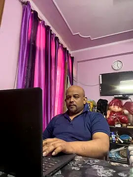 Dick 6inches online show from November 9, 2025, 6:55 am