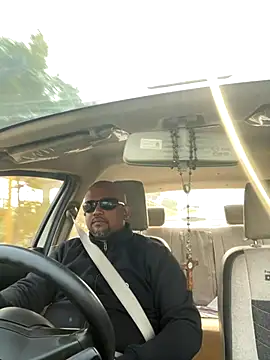 Dick 6inches online show from December 2, 2025, 6:41 am