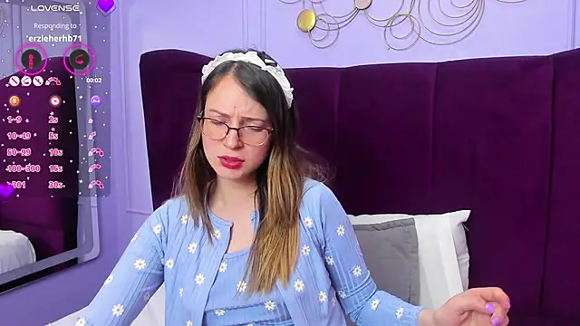 AmbeerWood  online show from March 12, 2025, 2:45 pm