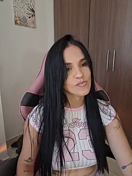 Snapshot of heyshaa chatting on April 24, 2026, 9:06 pm heyshaa online show from April 24, 2026, 9:06 pm