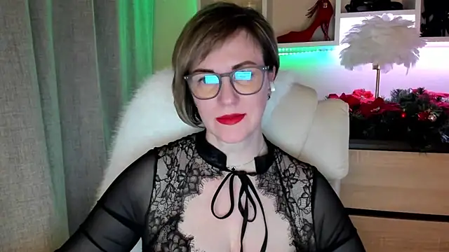 Snapshot of feliziaDesire chatting on December 22, 2025, 7:55 pm feliziaDesire online show from December 22, 2025, 7:55 pm