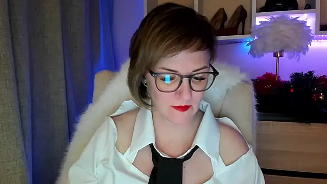 Snapshot of feliziaDesire chatting on January 5, 2026, 6:11 pm feliziaDesire online show from January 5, 2026, 6:11 pm