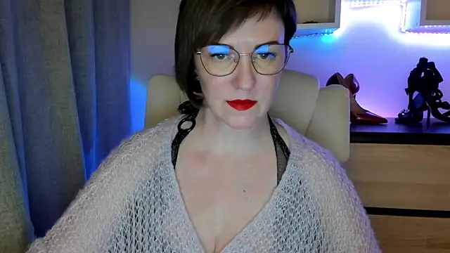 Snapshot of feliziaDesire chatting on February 11, 2026, 6:13 pm feliziaDesire online show from February 11, 2026, 6:13 pm