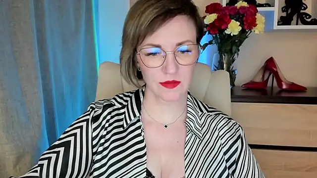 Snapshot of feliziaDesire chatting on April 7, 2026, 1:00 pm feliziaDesire online show from April 7, 2026, 1:00 pm