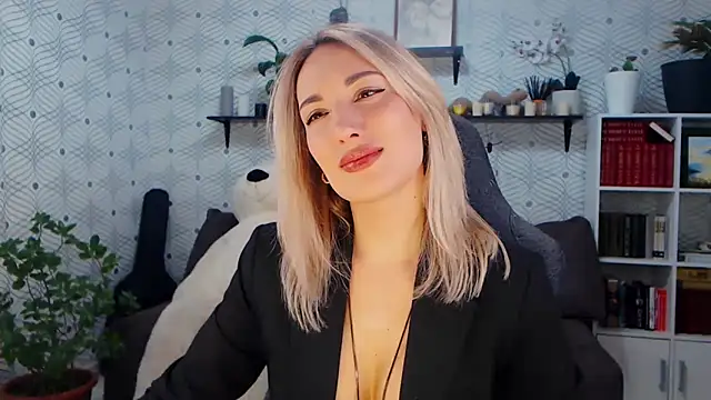 Snapshot of MillaXQueen chatting on February 26, 2026, 3:22 pm MillaXQueen online show from February 26, 2026, 3:22 pm