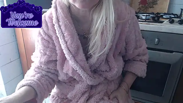 Snapshot of martachatte chatting on February 5, 2026, 9:14 am martachatte online show from February 5, 2026, 9:14 am