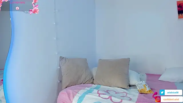 Snapshot of ariel35 chatting on November 16, 2025, 8:03 pm ariel35 online show from November 16, 2025, 8:03 pm