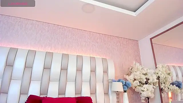 Rebeca jones online show from March 5, 2025, 1:06 pm