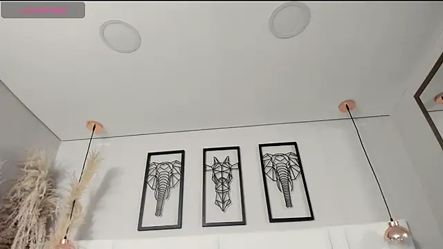 Rebeca jones online show from September 9, 2025, 12:26 pm