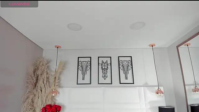 Rebeca jones online show from October 21, 2025, 12:28 pm