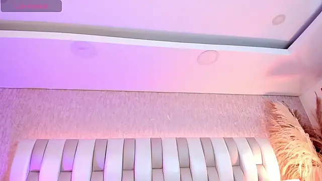 Rebeca jones online show from March 13, 2026, 12:12 pm