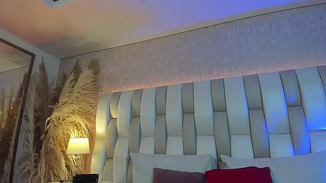 Rebeca jones online show from March 31, 2026, 12:05 pm