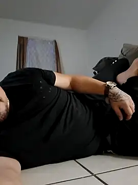 hungpenis210 online show from November 23, 2025, 8:14 am