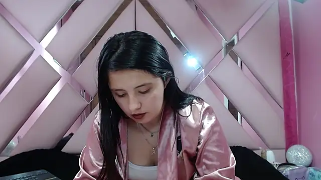 Snapshot of nathaly_low1 chatting on December 12, 2024, 7:30 am nathaly low1 online show from December 12, 2024, 7:30 am