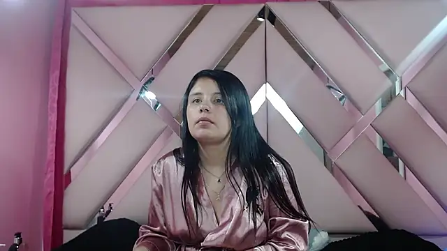 Snapshot of nathaly_low1 chatting on January 22, 2025, 6:52 am nathaly low1 online show from January 22, 2025, 6:52 am
