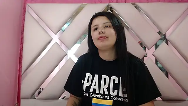 Snapshot of nathaly_low1 chatting on September 30, 2025, 3:22 am nathaly low1 online show from September 30, 2025, 3:22 am