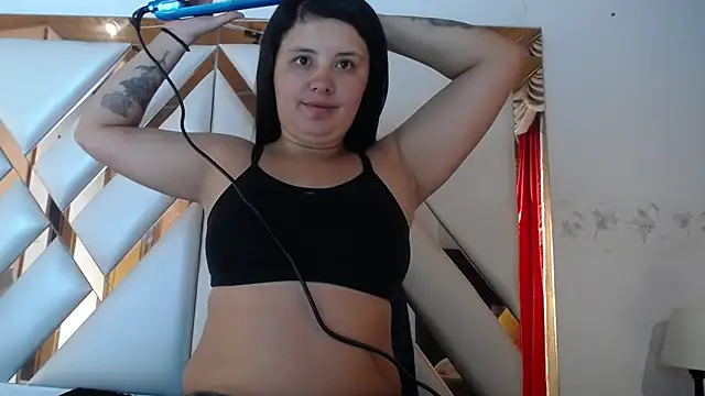 nathaly low1 online show from April 14, 2026, 12:44 pm