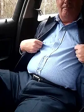 stiffandlubedxh online show from October 19, 2025, 9:15 pm