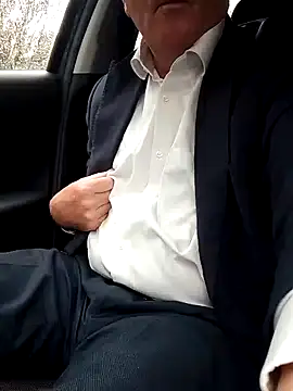 stiffandlubedxh online show from November 10, 2025, 9:03 pm