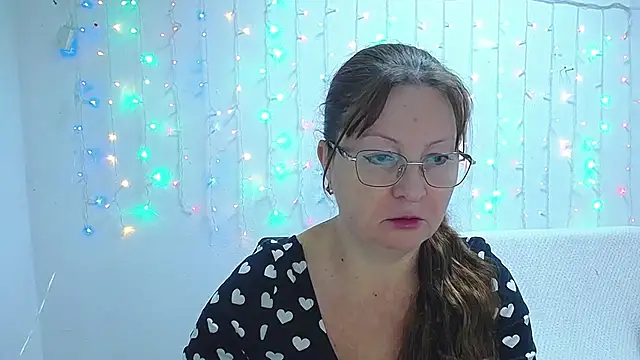 VanessaHotts online show from January 14, 2025, 6:02 am