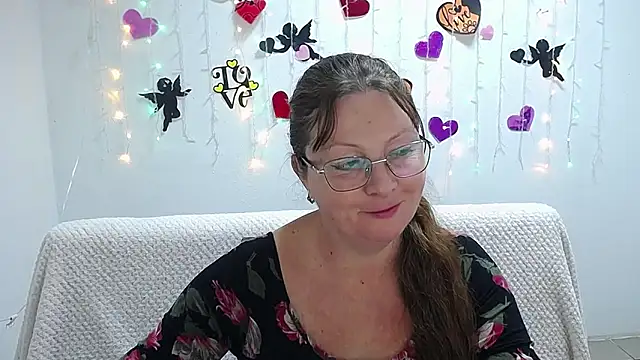 VanessaHotts online show from February 21, 2025, 3:21 pm